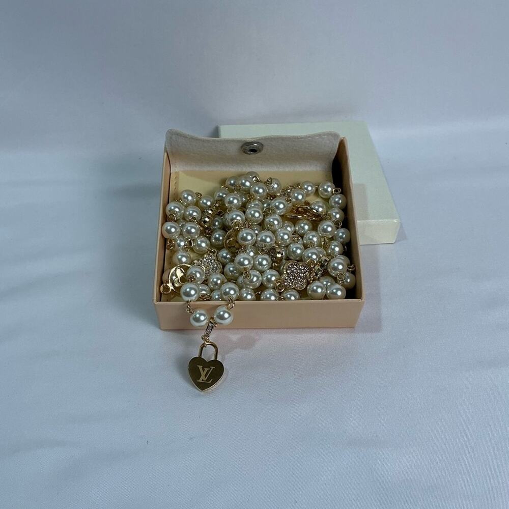 Louis Vuitton Simulated White Pearl Gold Rhinestone Necklace - Picture 1 of 12